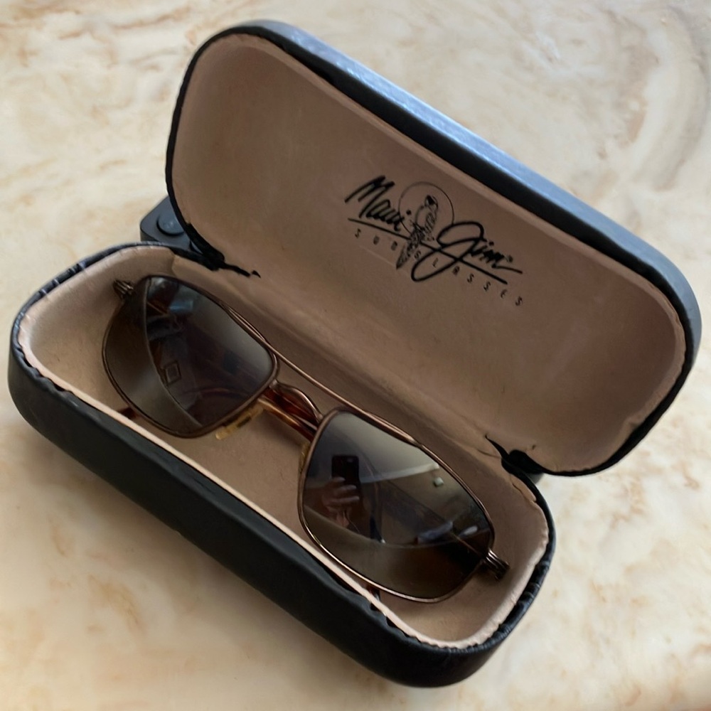 Maui Jim Black Sunglasses Bag Sleek Durable Design